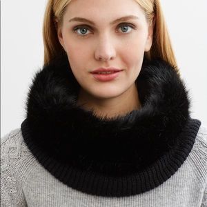 Banana Rep: Reversible Faux Fur Neck Warmer ❄️⛄️